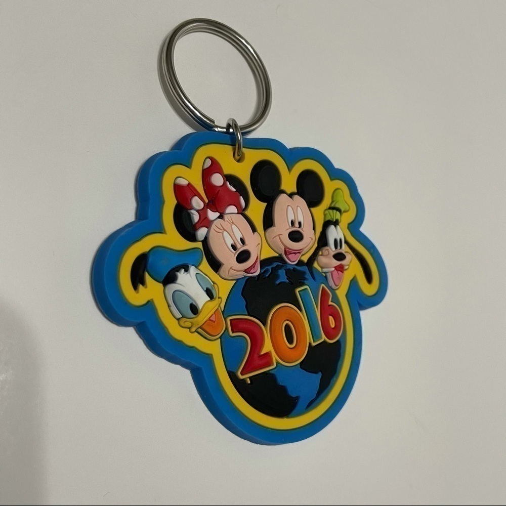 Disney Key Chain​​ - Picture 2 of 9